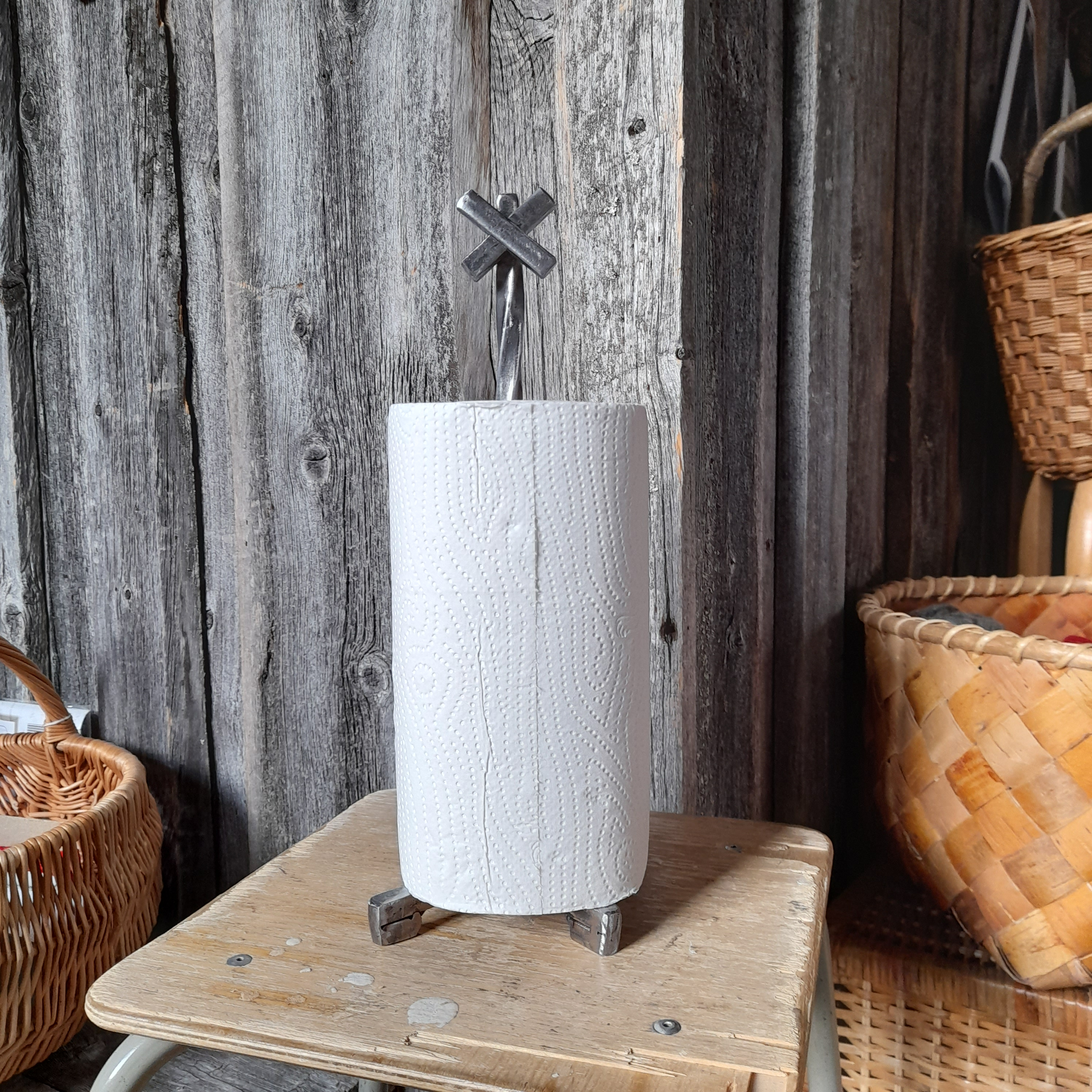 Pappershållare med ledkryss