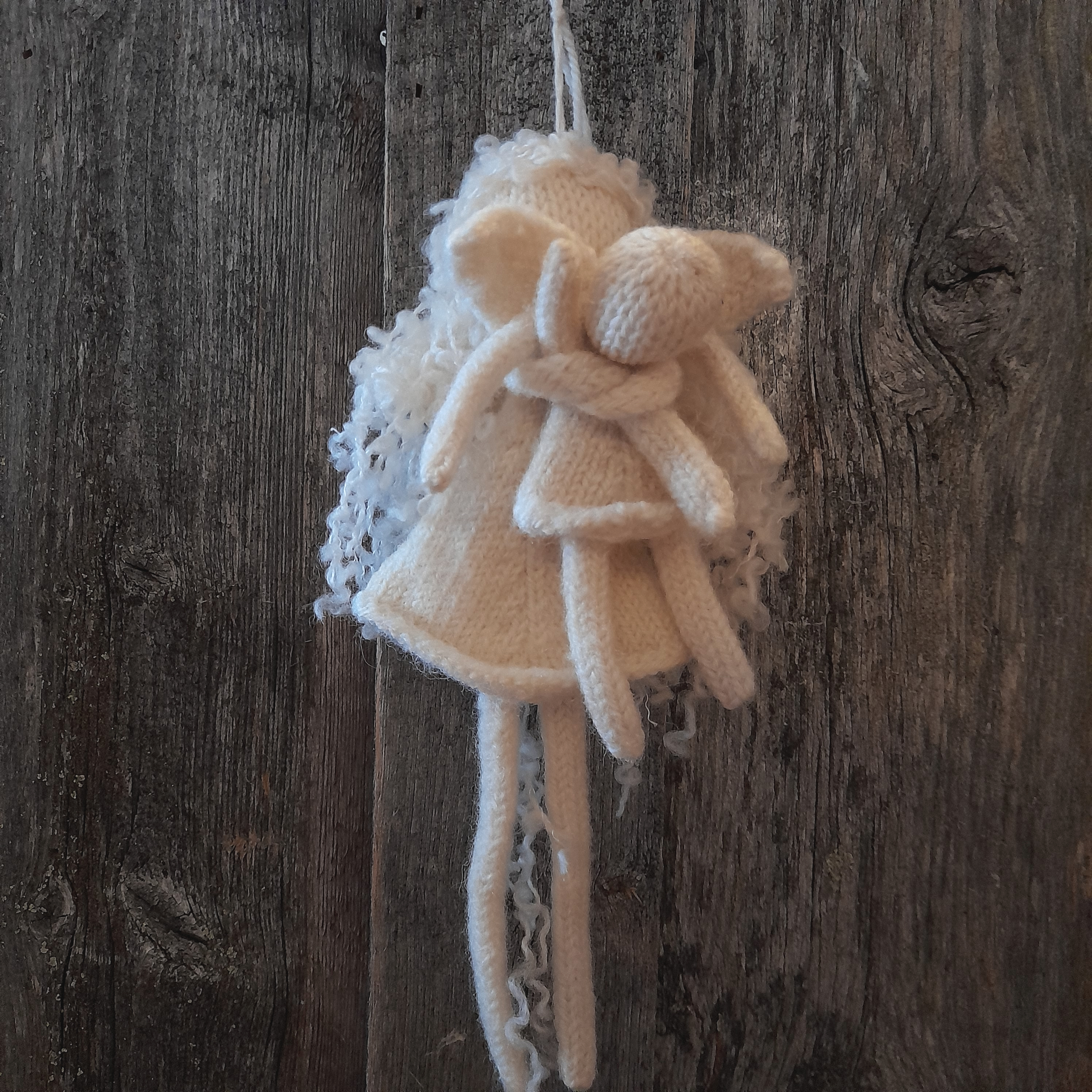 Skyddsängel (stickad i ull)