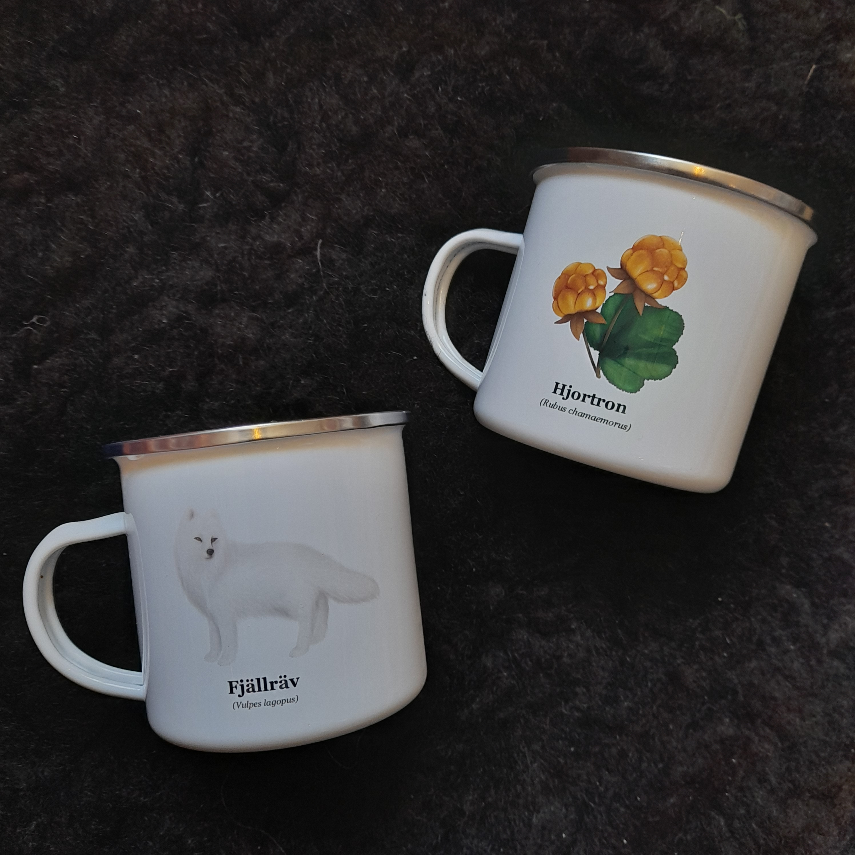 Mugg med hjortron eller fjällräv